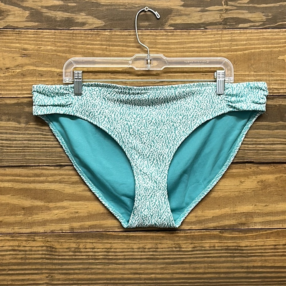 Women's Ruched Bottom - Picture 2 of 6